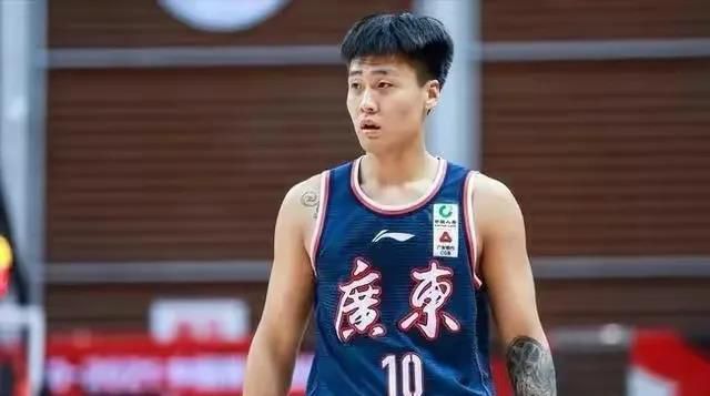 Woj：詹姆斯正认真考虑在*城拥有球队 已经有专业团队在做准备了据据名记Woj透露，消息人士称，詹姆斯正在认真考虑在*城拥有球队。